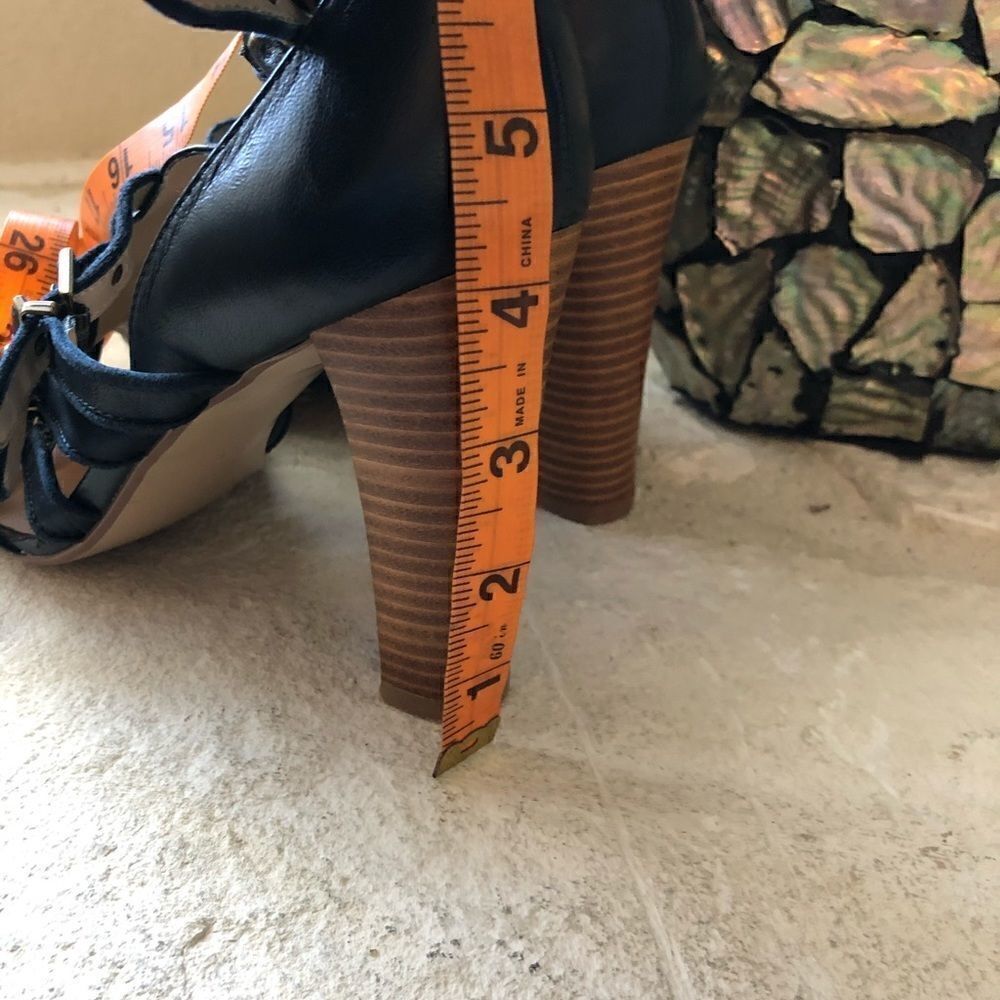 Colin Stuart navy strappy leather heel sz 10 - Picture 5 of 6